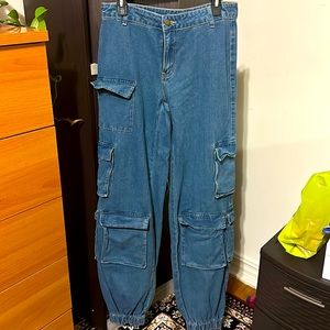 High rise joggers with big pockets